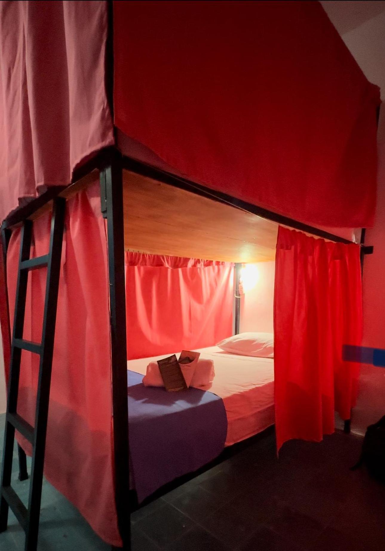 Guacamayas Hostel And Social Laundry Valladolid Kültér fotó